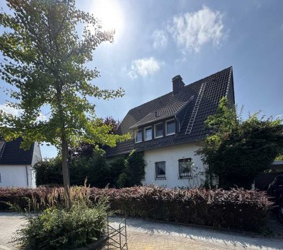 EFH in ruhiger Lage mit einem tollen Garten, PV-Anlage, Terrasse, Carport und viel Potenzial