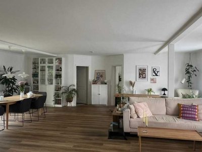 Schöne 3-Zimmer EG Wohnung mit großem Garten, Kamin & Carport - Bramfeld