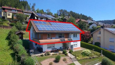 5,5 Zimmer-Wohnung in einem Zweifamilienhaus mit Panoramablick.