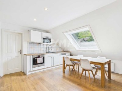 Großzügige 5-Zimmer-Dachgeschosswohnung mit Balkon und Außenstellplatz in Esslingen