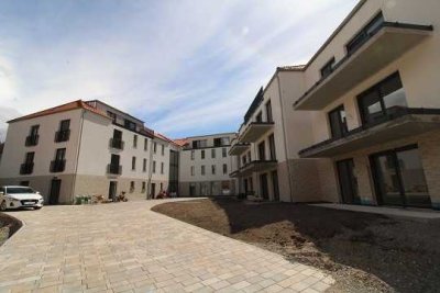 Neuwertige 2-Zimmer-Wohnung mit Balkon und EBK in Bad Dürkheim