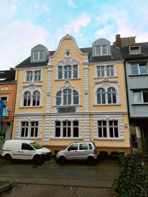 2-Zimmer-Hochparterre-Wohnung im Stilaltbau