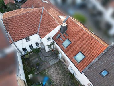 Schönes EFH mit Garten auf Gemeinschaftsgrundstück im Ortskern von Frei-Laubersheim!