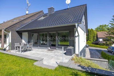 Attraktives Einfamilienhaus mit ELW, 2 Terrassen + Garten in Zentrumslage