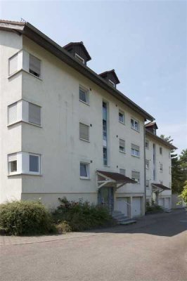 Frisch teilrenovierte 2-Zimmer-Dachgeschosswohnung in Weinsberg mit Balkon