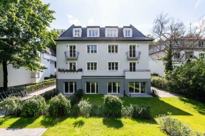 Sanierte Wohnung in herrschaftlicher Westend- Stadtvilla