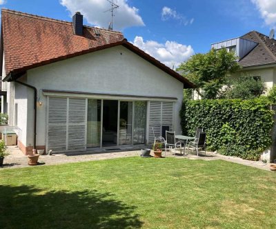 Freistehendes Haus mit viel Potential - bei dem die Adresse der Spiegel des Grundstücks ist