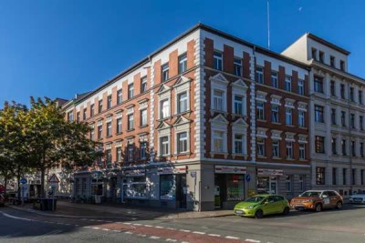 Frisch sanierte 2R-Wohnung mit Badewanne UND Dusche sowie Fußbodenheizung im Bad