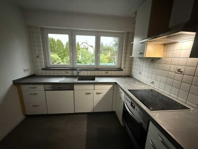 Erstbezug nach Sanierung mit Einbauküche und Balkon: attraktive 3,5-Zimmer-Wohnung in Friolzheim