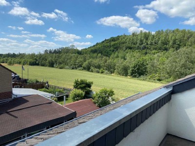 Schöne luxuriöse vier Zimmer Dachgeschoss Wohnung in sehr ruhiger Lage