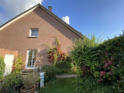 Freundliches, helles Endreihenhaus in ansprechender Lage