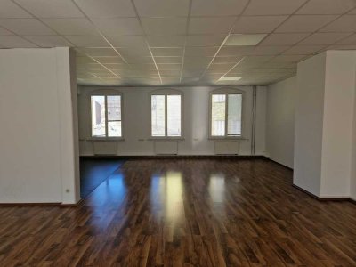 3-Zimmer-Wohnung mit großem Wohnzimmer und offener Küche in Fürth