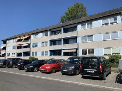 Kiel-Friedrichsort: Auch WG geeignete modernisierte 3 Zimmer Eigentumswohnungen mit Loggia im 1.0G.