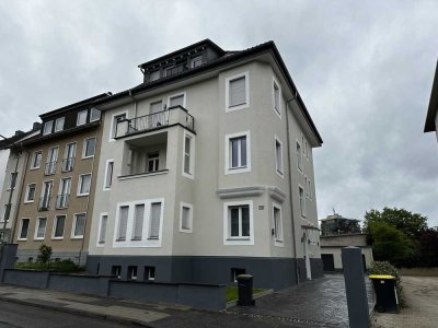 Schöne, modernisierte 4-Zi Wohnung, WG geeignet