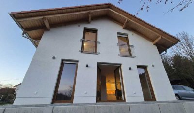 voll möbliertes Einfamilienhaus mit 4 Zimmern in Hettigenbeuern