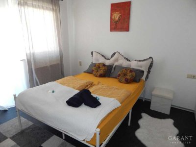 2 Zimmer-Wohnung mit Riesen-Balkon und Stellplatz!