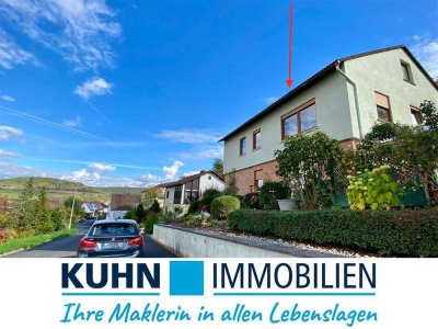 Zweifamilienhaus in ruhiger Lage mit großer Terrasse, Garage und herrlichem Fernblick