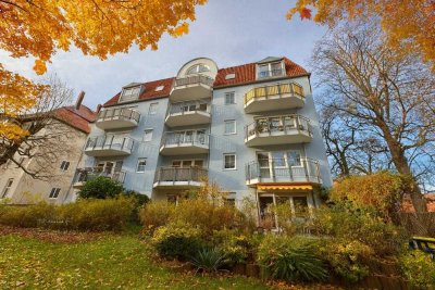 Helle 2-Zimmer-Wohnung mit Aufzug und Balkon in ruhiger Lage