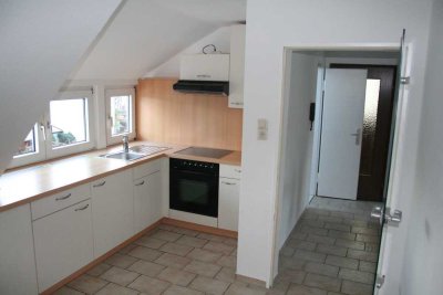 Ruhige helle 2-Raum-DG-Wohnung in Hattersheim