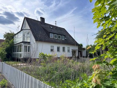 Solides Investment (Sanierungsbedürftig) mit Ausbaupotenzial in Gablingen-Siedlung!