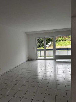 Gepflegte 3-Zimmer-Wohnung mit Balkon und Einbauküche in Lauten-Weschnitz