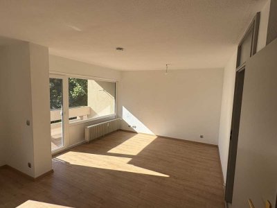 Gemütliche  1,5-Zimmerwohnung mit Balkon und EBK in Worms