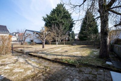 WOHNUNG MIT EIGENEN GARTEN, EBK & GARAGE IN RUHIGER LAGE!