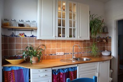 Charmante 2-Zimmer-Altbauwohnung mit Wohnküche und Balkon