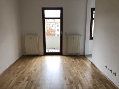 Modernisierte 2-Zimmer-Wohnung mit Balkon und Aufzug