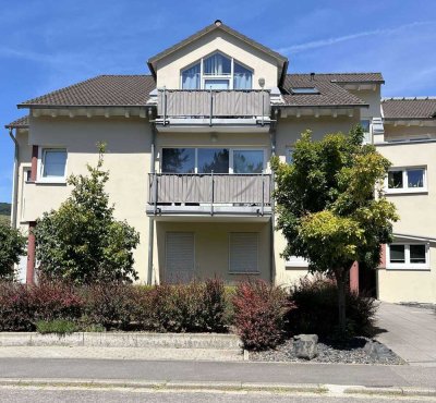 ***Gemütliche 2 Zimmer Wohnung mit eigener kleiner Terrasse ***