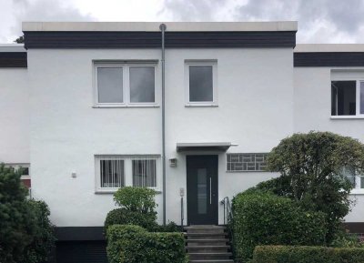Ansprechendes und modernisiertes 4-Zimmer-Reihenhaus mit EBK in Bad Homburg vor der Höhe
