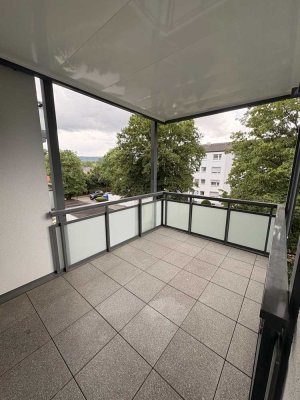 4 Zi. Whg in der Freiwaldau mit neu saniertem Bad, großem Balkon, Keller und Stellplatz