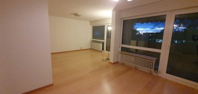 Ruhig gelegene 4-Zimmer-Wohnung mit Balkon in Ettlingen
