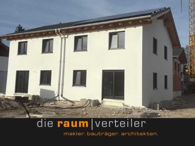 Komplettes Doppelhaus (Ost + West) im Paket – zwei Haushälften für zwei Familien