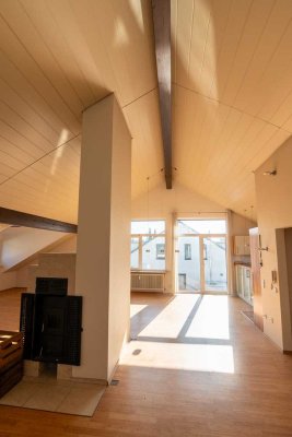 Großzügige helle Wohnung im 1. Stock mit Dachterrasse