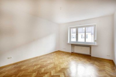 *Paul & Partner* ALTBAUWOHNUNG SUPER GESCHNITTEN! IN GEFRAGTER LAGE SOFORT BEZIEHBAR!