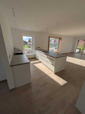 Neubau - Reihenhaus mit Terrasse