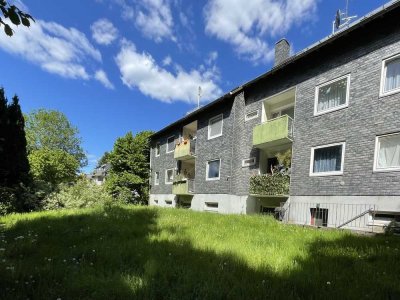 Dachgeschoss 3-Zimmer-Wohnung mit Einbauküche und Garten, incl. Parkplatz