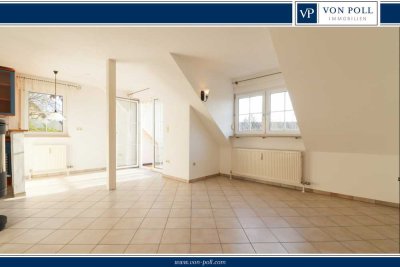 Helle Maisonette-Dachgeschosswohnung in gepflegter Doppelhaushälfte mit separatem Zugang