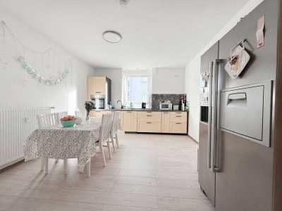 +Provisionsfrei+ Vermietete Eigentumswohnung im Erdgeschoss eines 7 Parteien Hauses