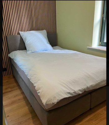 Möbliertes Zimmer in Köln Poll, 22m