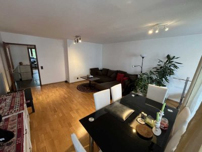 MÖBLIERT - 2,5-Zimmer Wohnung in zentraler Lage von Böblingen, mit EBK, Aufzug und Balkon