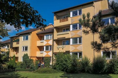 Ihr neues Zuhause: Helle Räume, hochwertiger Bodenbelag und komfortable Einbauküche