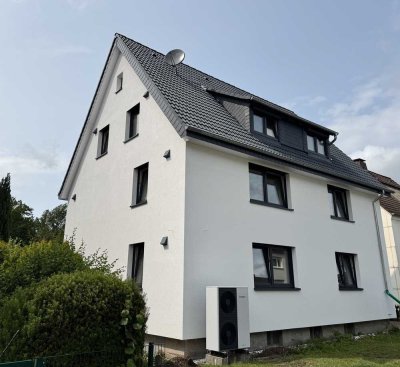 Erstbezug: Moderne kernsanierte 3-ZKB im 1. Obergeschoss