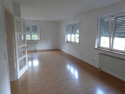 Helle 3-Zimmer Erdgeschosswohnung in Fellbach mit Gartenmitbenutzung
