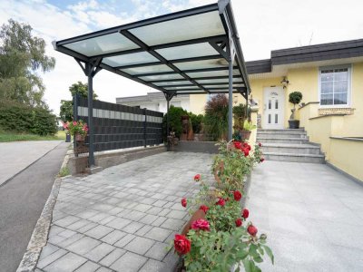 Charmantes Reihenendhaus mit großem Garten, PV-Anlage, Einzelgarage und Carport