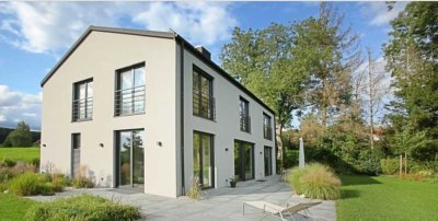 Verkehrsruhige moderne Villa, zwischen den Hügeln des Starnberger Fünfseenland