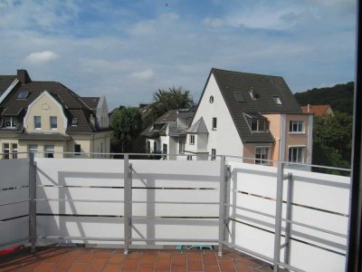sonnige 3-Zimmer-Wohnung mit Südbalkon in Grafenberg, Vautierstrasse