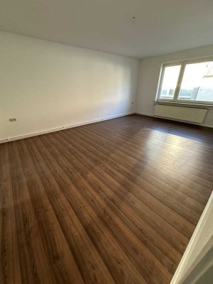 Charmante 2-Zimmer-Wohnung mit Küche und Bad in zentraler Innenstadtlage! Frei ab November!