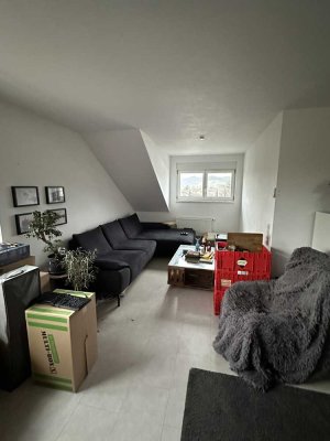 Freundliche 2-Zimmer-Dachgeschosswohnung mit gehobener Innenausstattung mit EBK in Bingen am Rhein